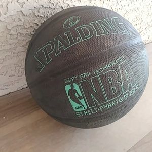 Special edition NBA Spalding street phantom ball